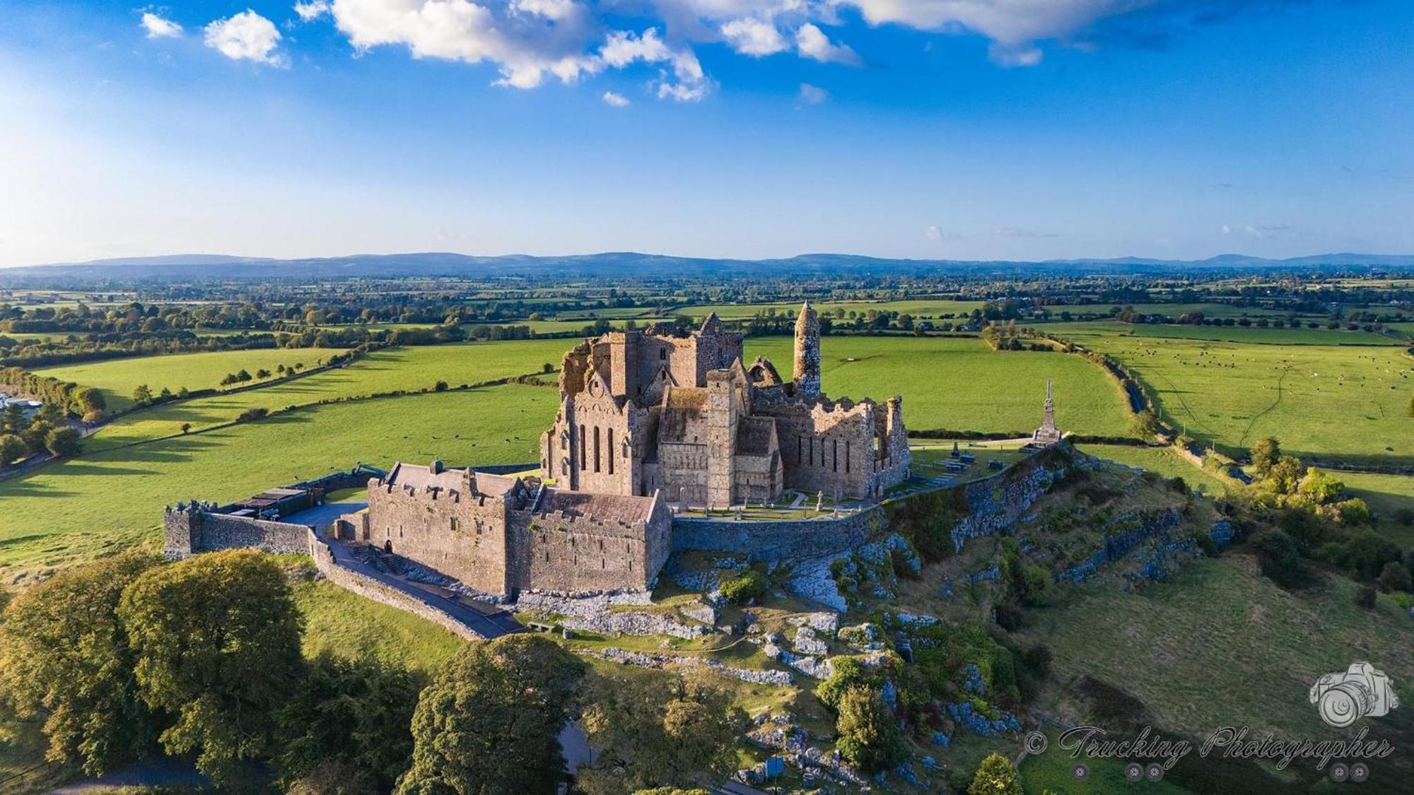 Stayincashel Rock View & Next To The Palace *